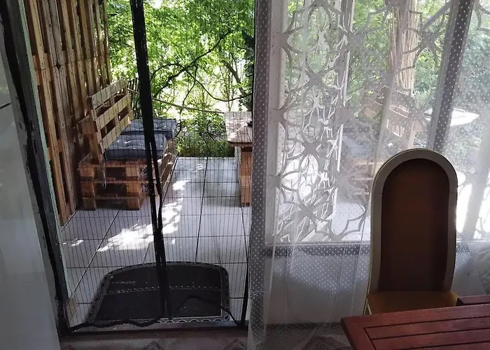 Arnyas, Nyugodt Siofokon Nagy Kerttel Apartament